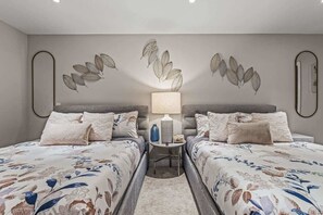 5 bedrooms, desk, iron/ironing board, travel cot - NEW! Oberhofen by SSR Top View HOT TUB 5BR ( BL# RES-11737 ) (Canmore)