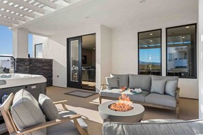 Terrace/patio - Ohana Hive: Desert Color Lagoon + Beaches (St George)