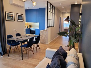 In-room dining - Progress Apartment by Renters Prestige (Warsaw)