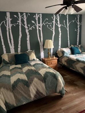 2 bedrooms, free WiFi, bed sheets - GV-1   Loft -- Updated & on the golf course (Beech Mountain)