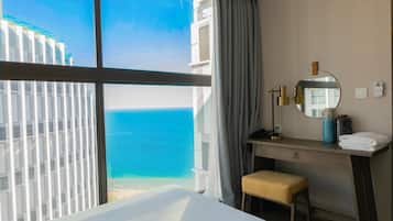 Family Penthouse, 2 Bedrooms, Ocean View | Premium bedding, free minibar items, in-room safe, blackout curtains