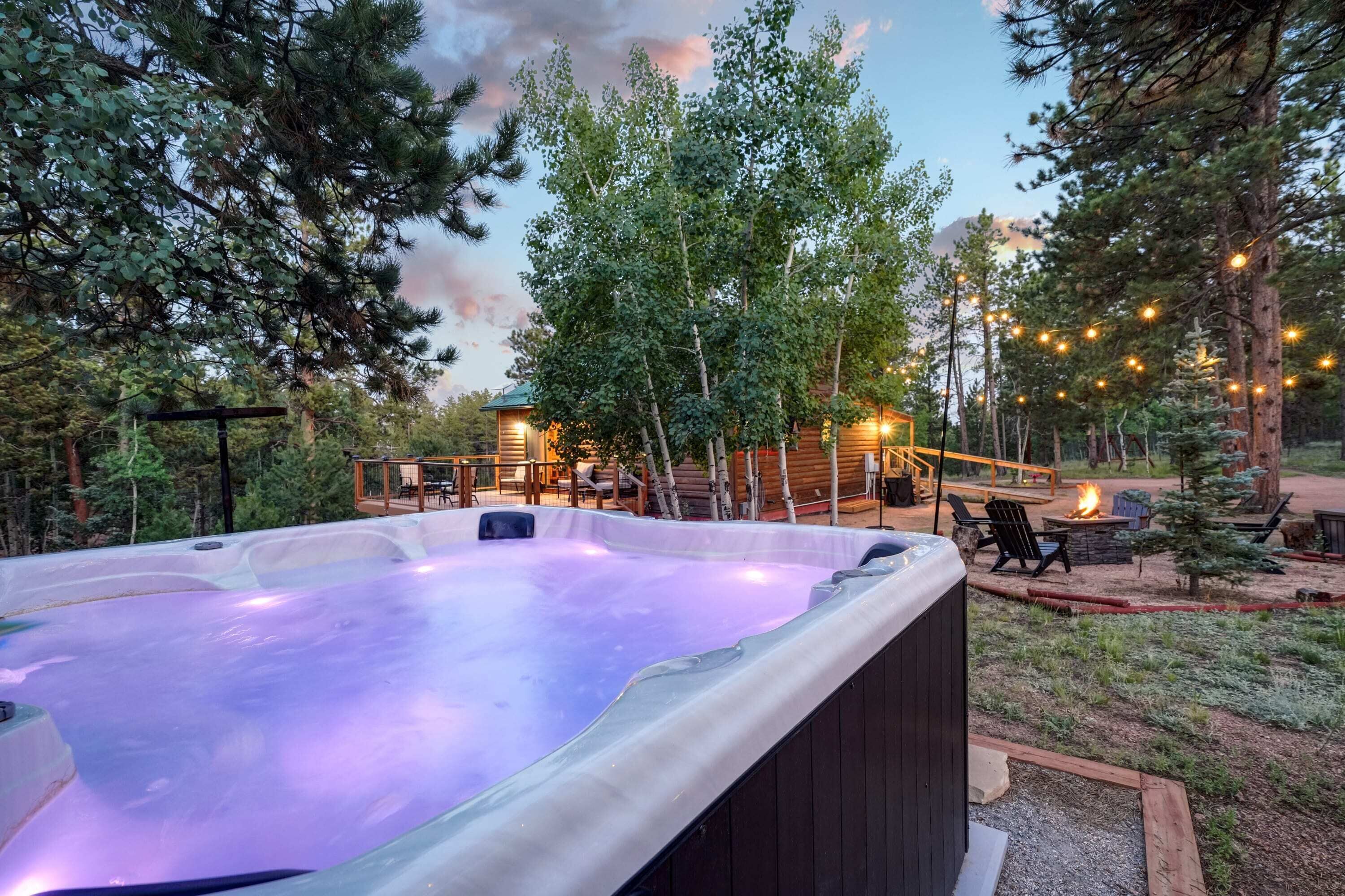 The Bear Den | Fossil Beds Nearby | Hot Tub