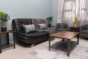 Living area - Falcons Rest  (Pretoria)