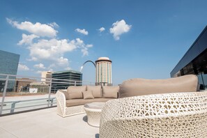 Panoramic Apartment | Terrace/patio - Ballpark Luxury Loft Steps from Arch (St. Louis)