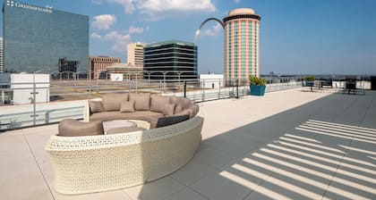 Ballpark Luxury Loft Steps from Arch