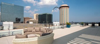 Ballpark Luxury Loft Steps from Arch
