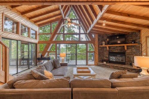 Lakefront Sanctuary by Innsbrook Vacations!