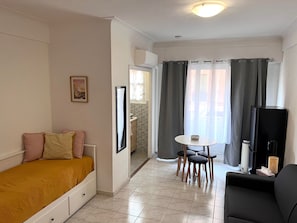 1 bedroom, desk, iron/ironing board, free WiFi