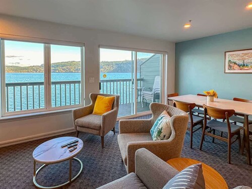 Orca Oasis Condo Stunning Views Over Discovery Bay