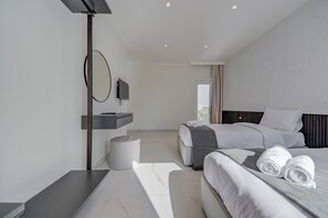 Premium bedding, blackout curtains, iron/ironing board, free WiFi - Mayfair by Premier Suites MT (Swieqi)