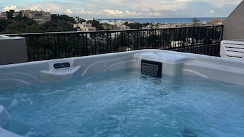 Attico Premium, idromassaggio, vista mare | Vista dalla camera