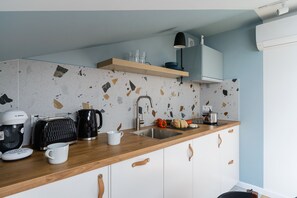 迷你冰箱、炉灶、洗碗机、烤面包机