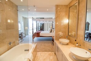 Apartment, 2 Bedrooms, Balcony, Ocean View | Bathroom