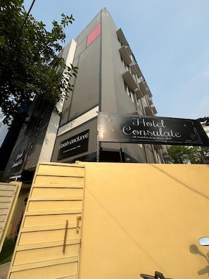 Exterior - Hotel Consulate (Kolkata)