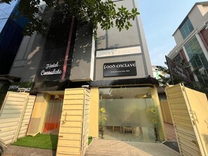 Mặt tiền nơi lưu trú