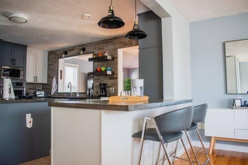 All-season waterfront 4-bedroom in Shediac