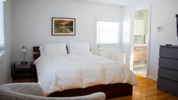 2 bedrooms, desk, free WiFi, bed sheets