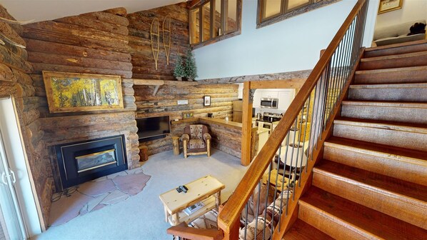 TV, fireplace - Rustic Retreat - Mt Crested Butte (Crested Butte)