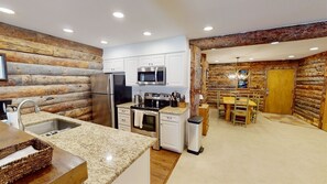 Fridge, microwave, oven, stovetop - Rustic Retreat - Mt Crested Butte (Crested Butte)