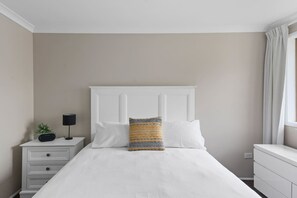 5 bedrooms, desk, iron/ironing board, travel cot