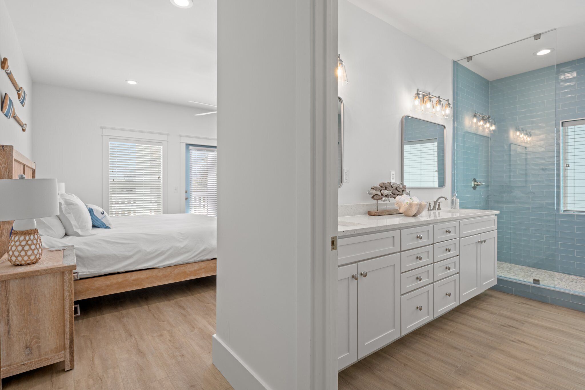 3 bedrooms, individually decorated, individually furnished, free WiFi