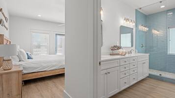 3 bedrooms, individually decorated, individually furnished, free WiFi