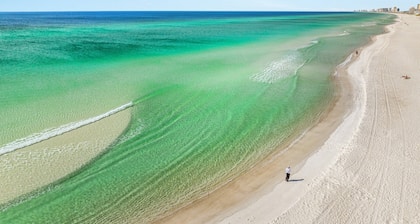 Spectacular 3br 4ba w/ Private Pool, 2 Min Walk to Beach - Sleeps 15!