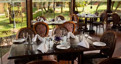 AVANTI HOTEL & CONVENTION CENTER