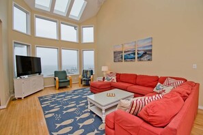 Smart TV - Witt's Inn, Soundfront House in Emerald Isle, NC! (Emerald Isle)