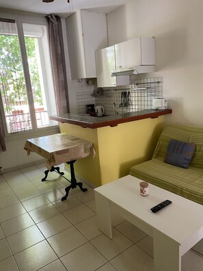 Interior - Res. La Source , F2 Deuxième Étage Gauche, Calme , Familial à 200 m des Thermes (Lamalou-les-Bains)