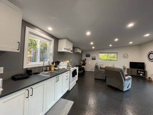 Private Guest House!