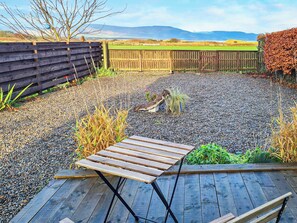 Outdoor dining - 1 bedroom accommodation in Embo, near Dornoch (Embo, near Dornoch)