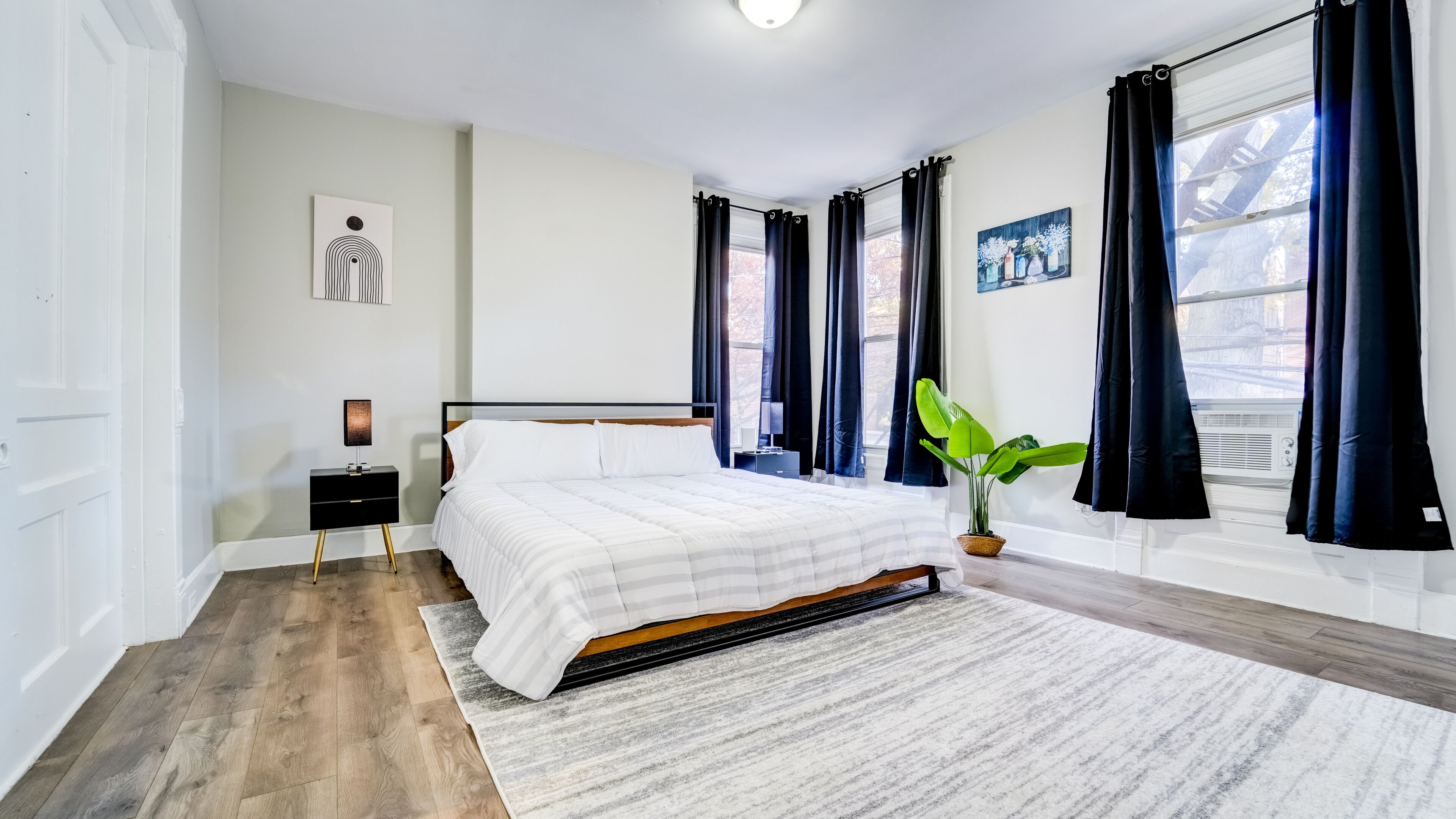 New Haven Oasis: Steps to Yale & Fine Dining