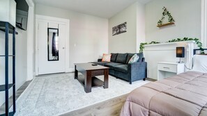 Room - New Haven Oasis: Steps to Yale & Fine Dining (New Haven)