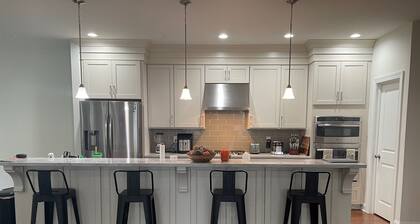 Beautiful, contemporary townhome for two in suburban Philadelphia