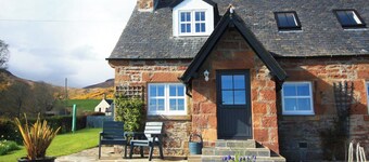 Honeysuckle Cottage - UK7678