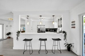 Fridge, microwave, oven, stovetop - Oasis Villa By The Beach - with Heated Pool (Lauderdale-by-the-Sea)