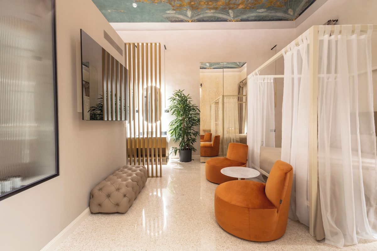 Junior Suite | 4 bedrooms, hypo-allergenic bedding, minibar, in-room safe