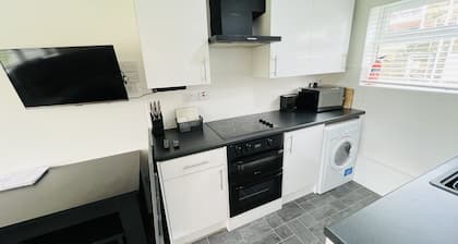 2 Bedroom Chalet, SB172, Sandown Bay, Isle of Wight, Free WiFi