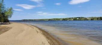 Modern, yet oh so cozy forest view cabin with riverfront access