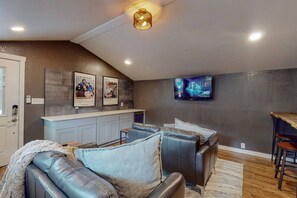 Interior - LUX Stay | 2 Exclusive Units | 1 mile to AT&T (Arlington)