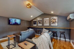 Interior - LUX Stay | 2 Exclusive Units | 1 mile to AT&T (Arlington)