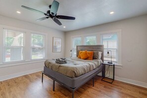 5 habitaciones, escritorio, tabla de planchar con plancha y wifi gratis 
