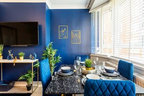 Dining - W Kensington chic Balcony flat (London)