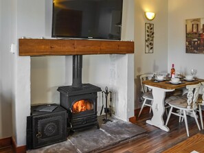 Dining - Discover tranquillity in this charming two-bedroom cottage in pretty Belford. (Belford)