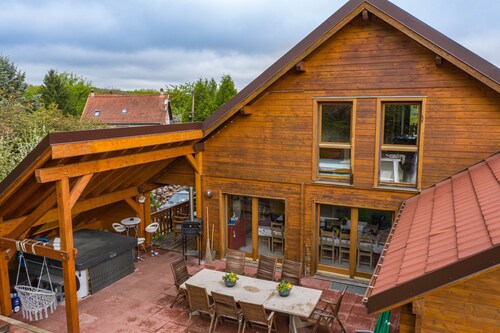Chalet Edelweiss15 personnes 175m² 5 chambres balcon terrasse jacuzzi sauna