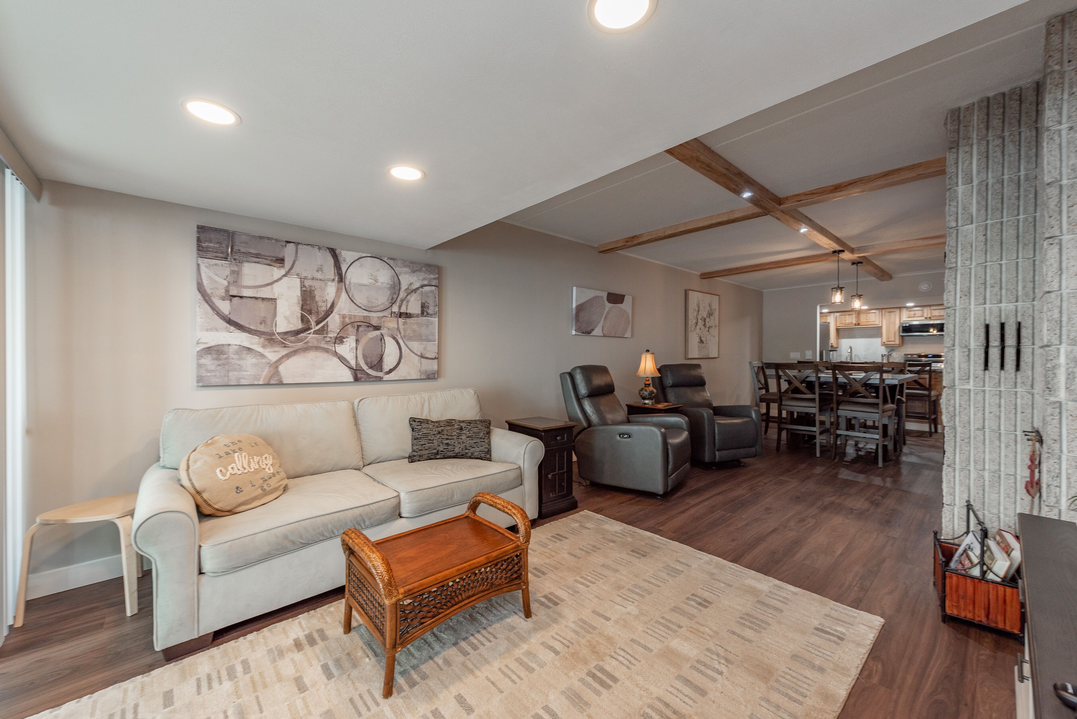 Will O' The Wisp 107B: Lakefront One Bedroom Condo.
