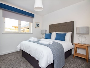 4 bedrooms, free WiFi, bed sheets - 4 bedroom accommodation in Aviemore (Aviemore)