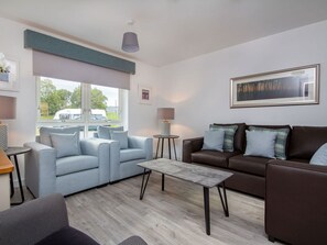 Unclassified image, 2 of 23, button