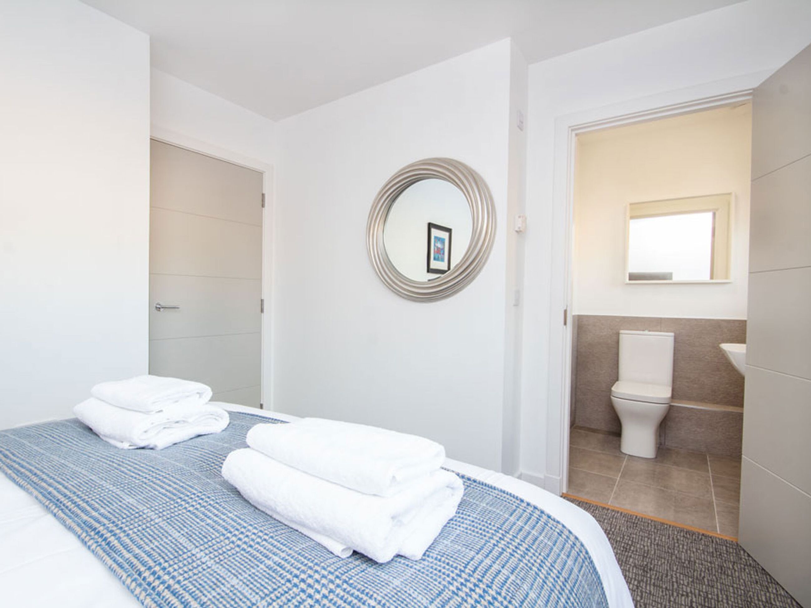 4 bedrooms, free WiFi, bed sheets